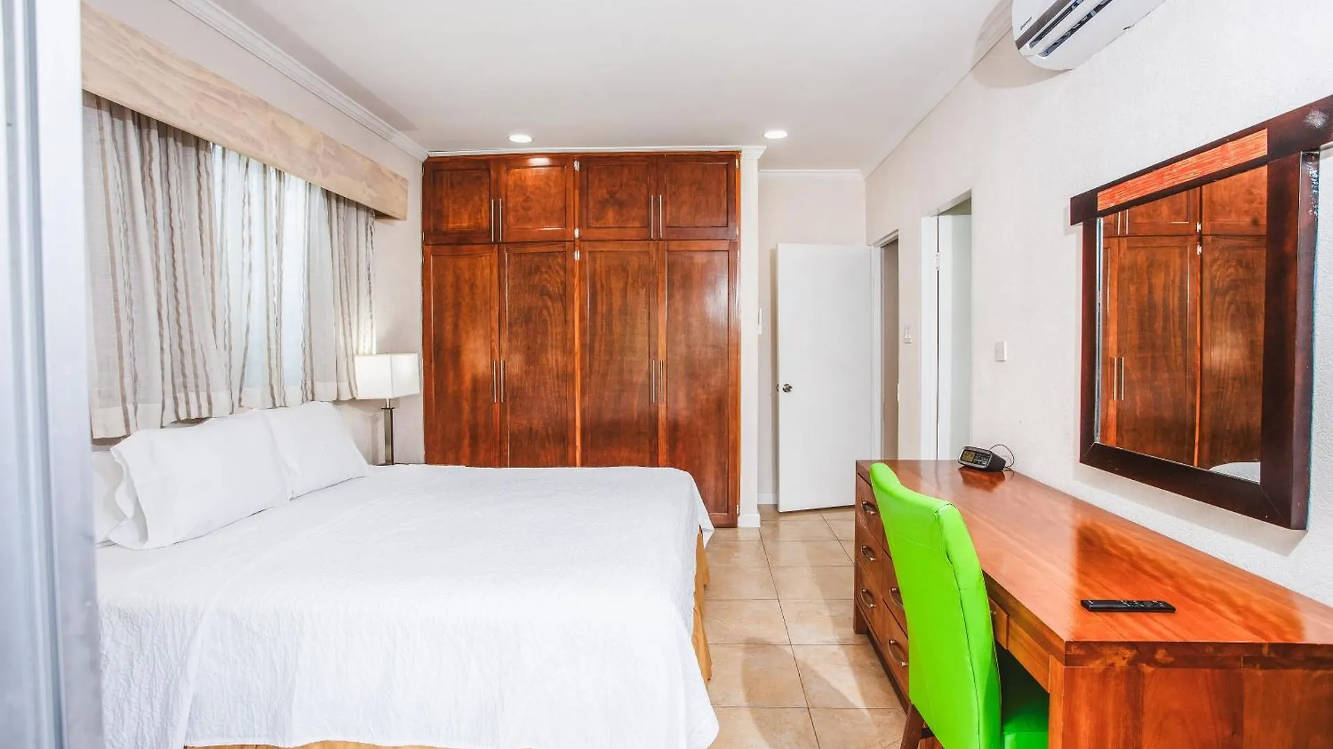 Blue Horizon Hotel Rockley