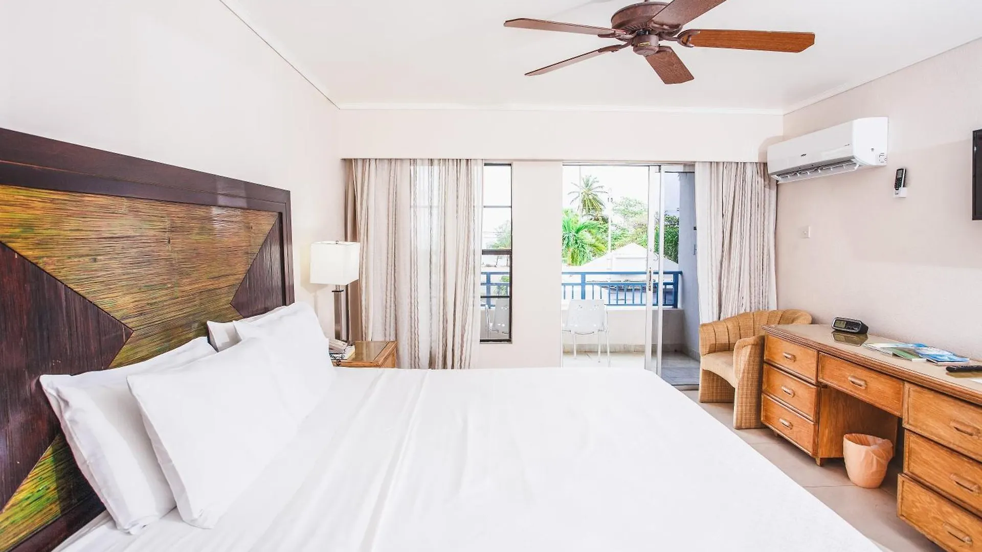 Blue Horizon Hotel Rockley