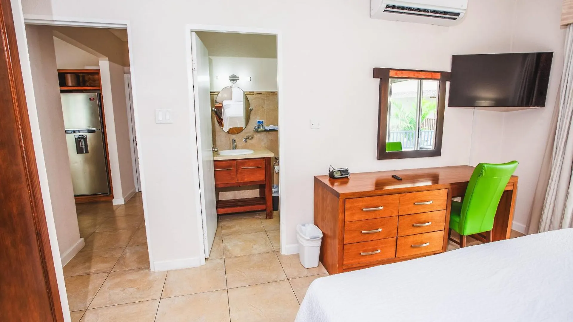 Blue Horizon Hotel Rockley 3*,