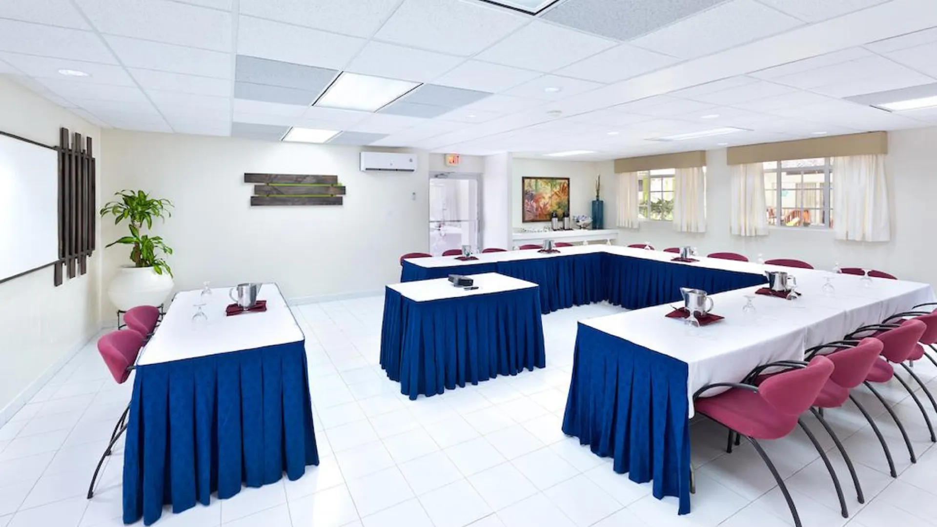 Blue Horizon Hotel Рокли